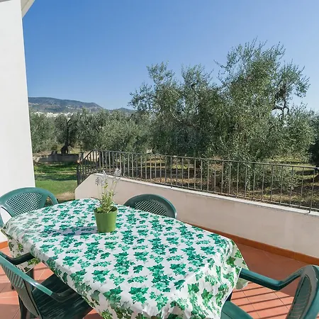 Villa Degli Ulivi *