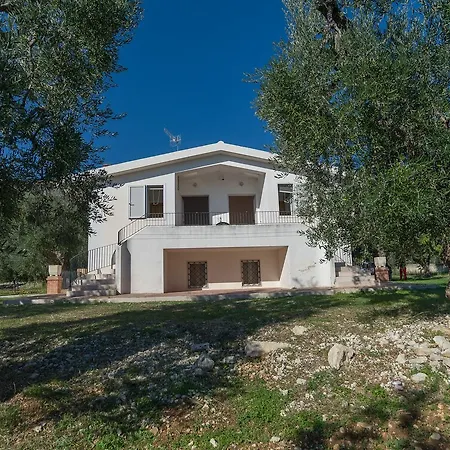 Villa Degli Ulivi *